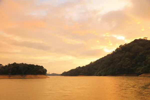 The sunset of  Shing Mun Reservoir — Stock Photo, Image