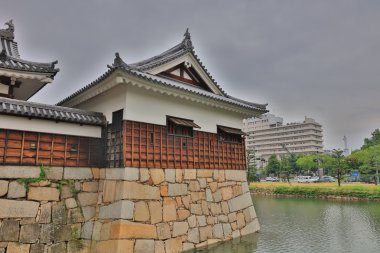  Otagawa nehir kenarında güzel eski caslte