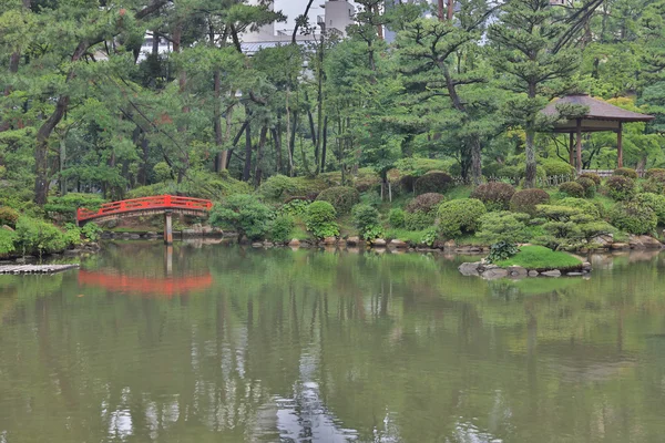 Japansk stil trädgård i Hiroshima, Japan. — Stockfoto