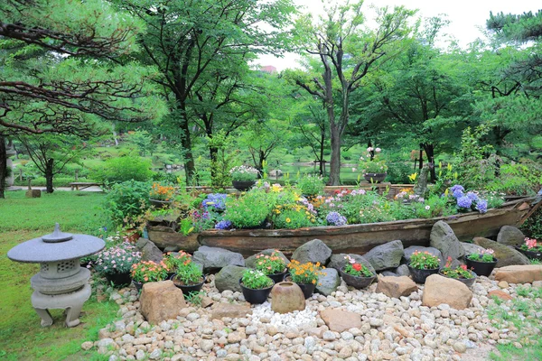 Shukkeien is a pleasant Japanese style garden — Stock Photo, Image