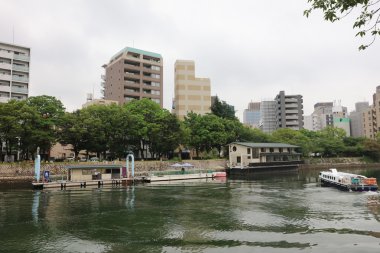 Hiroşima manzarası ve Japonya'da Ota Nehri.