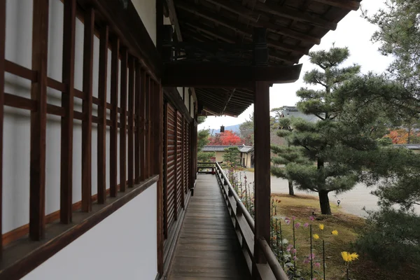 Интерьер Дайкаку-дзи, Киото — стоковое фото