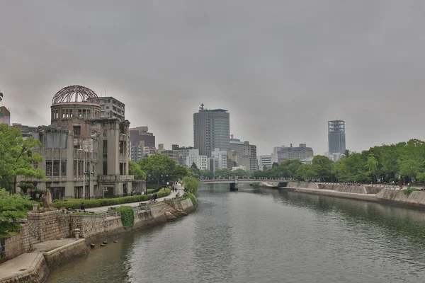 Edificio con cúpula esquelética en Hiroshima — Foto de Stock