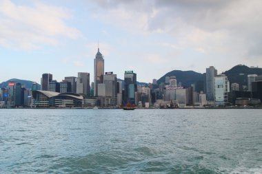 Hong Kong. Victoria Limanı ve orta.