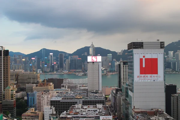 View from Tsim Sha Tsui area in Kowloon — стоковое фото