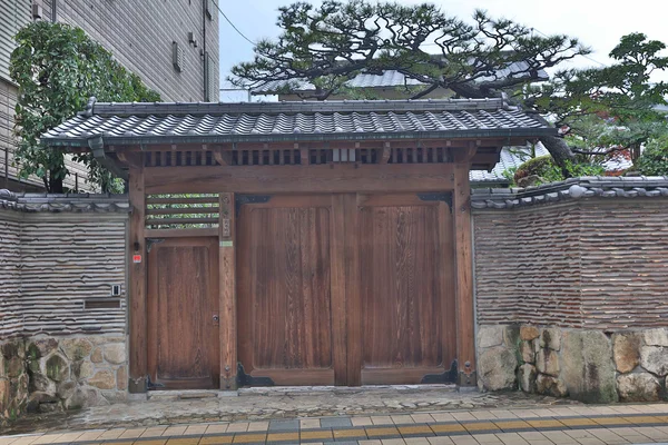 Tradiční japonské dveře na Hirošimu — Stock fotografie