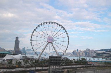 Hong Kong 'da dönme dolap.