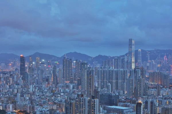 香港ダウンタウンの夜はカラフルなです。 — ストック写真