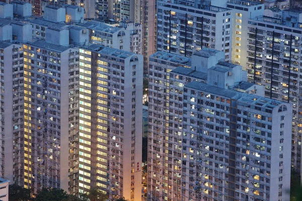 Hong Kong immeuble résidentiel nuit — Photo