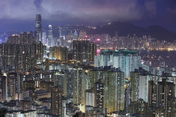 O horizonte de Kowloon à noite — Fotografia de Stock