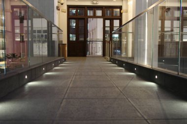 Gece ışık yolunu için hk yürür