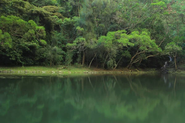 A piscina de natureza em hkust — Fotografia de Stock