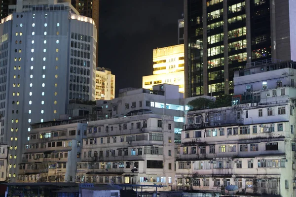 De opbouw van de oude en Morden in Causeway Bay — Stockfoto