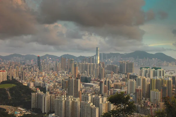 Hong Kong manzarası Kowloon kartal yuvası üzerinden — Stok fotoğraf