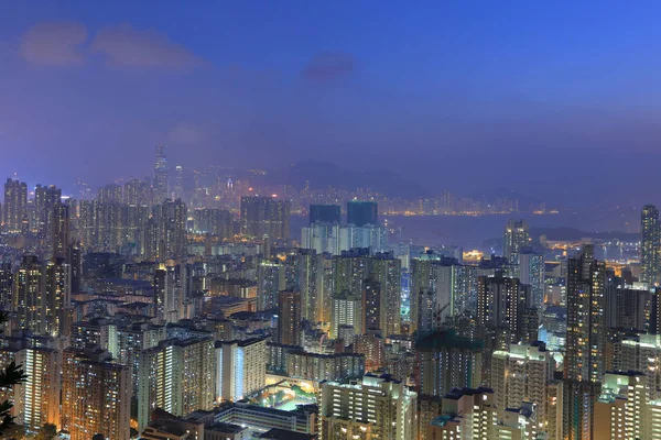 九龍、香港のスカイラインの夜 — ストック写真