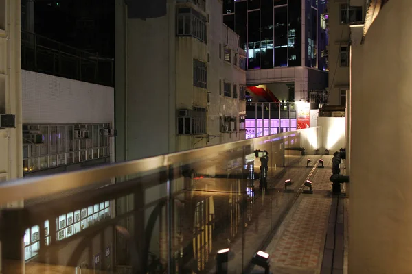 Caminho de iluminação noturna para caminhadas em hk — Fotografia de Stock