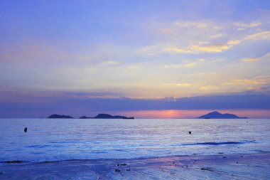 Akciğer Kwu Tan güzel altın gün batımında