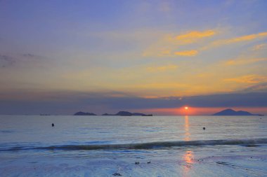 Sha Po Kong deniz sahilde günbatımı