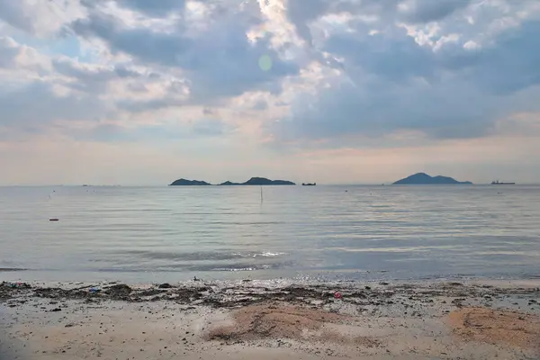 美丽的金黄色的夕阳在龙鼓滩 — 图库照片