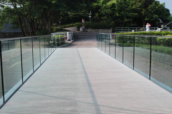 El peatón de cristal al aire libre — Foto de Stock