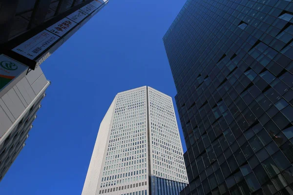 Moderno edificio de oficinas en Umeda —  Fotos de Stock