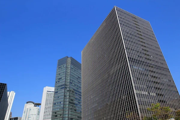 Modernes Bürogebäude in umeda — Stockfoto