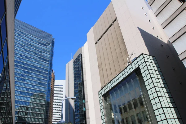 Edifício de escritórios moderno em Umeda — Fotografia de Stock