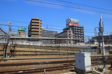 Osaka şehir manzaralı trenle
