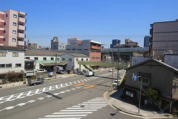 Osaka city view med tåg — Stockfoto