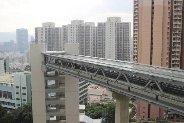 City walkway bridge in Sau Mau Ping — Stock Photo, Image