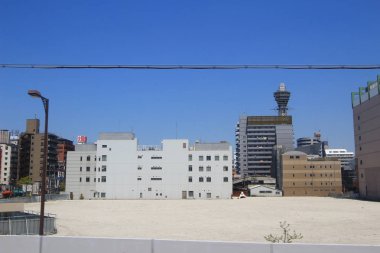 Osaka şehir manzaralı trenle