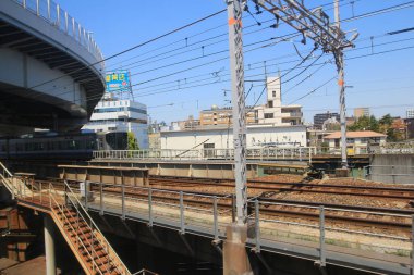 Osaka şehir manzaralı trenle