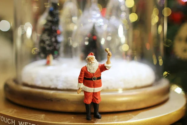 Decoraciones de Navidad de Papá Noel en el centro comercial — Foto de Stock