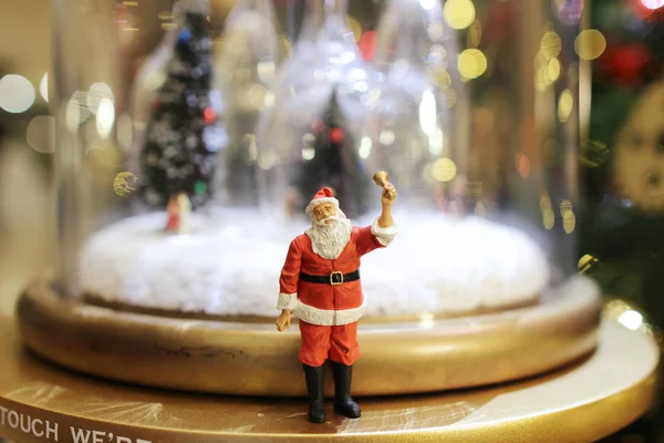 Santa Claus christmas decorations at mall — Stock Photo, Image