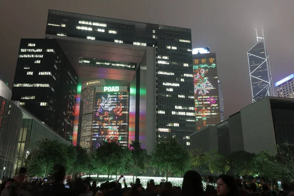 Light Rose Garden i Hong Kong City på natten — Stockfoto