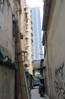 hong kong dağınık yan sokakta