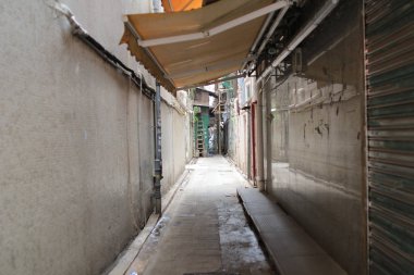 hong kong dağınık yan sokakta