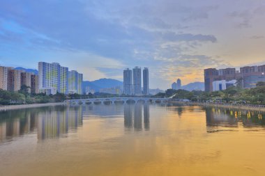 Şing Mun Nehri ile Noel gün batımı görünümü