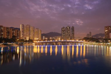 Gün batımı görünümü Şing Mun Nehri