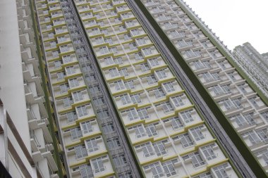 Bir apartman cephesi