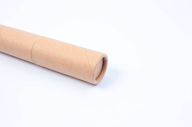  Kağıt kutusu beyaz zemin üzerine