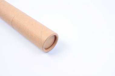  Kağıt kutusu beyaz zemin üzerine