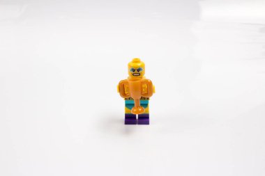  LEGO inşaat oyuncak popüler bir çizgidir