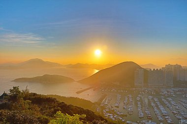 Aberdeen tayfun sığınak gün batımında