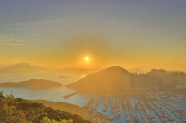 Aberdeen tayfun sığınak gün batımında