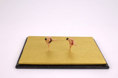 Sumo güreşçisi figürü 