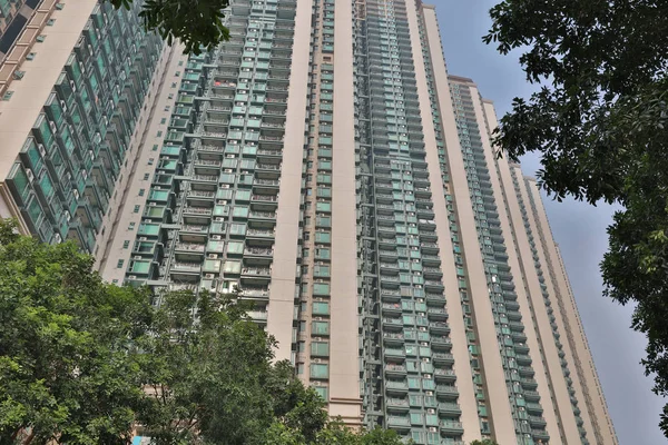 Bloco de apartamentos em Tung Chung — Fotografia de Stock