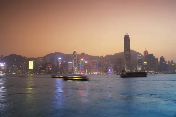 夕暮れ時の香港のスカイライン. — ストック写真