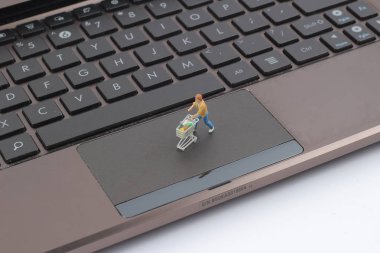 Alışveriş sepetleri, bilgisayar klavyesindeki minyatür