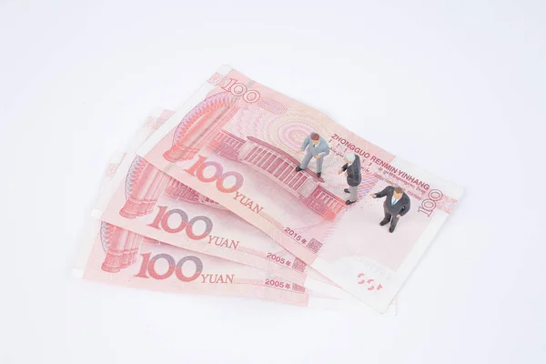 Міні бізнес чоловіків на банкнотах — стокове фото